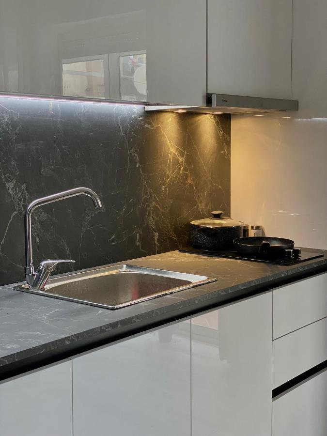 Newly Renovated One Bedroom Apartment In Tirana Exteriér fotografie